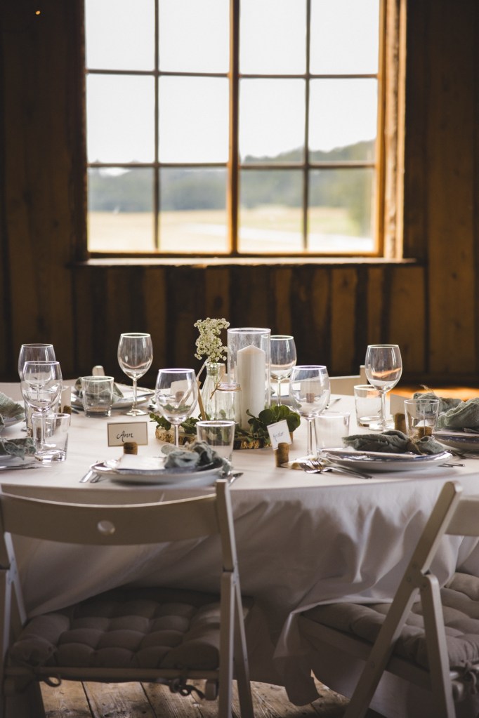 Cecilia Nyberg Eskilstuna fotograf bröllopsfotograf porträtt fine art Dukning bröllop